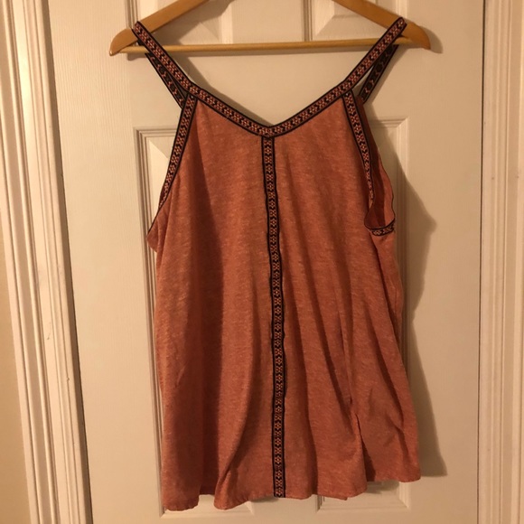 Signature Studio Tank - Picture 2 of 2